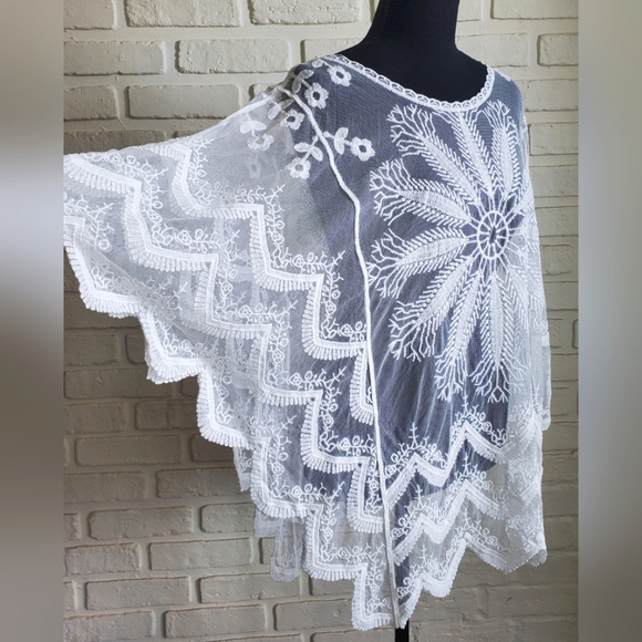 C+D+M White Lace Floral Beach Coverup Size Large Boho NWT - Picture 4 of 11
